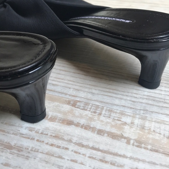 Donald Pliner kitten heel open toed shoe - Picture 4 of 6